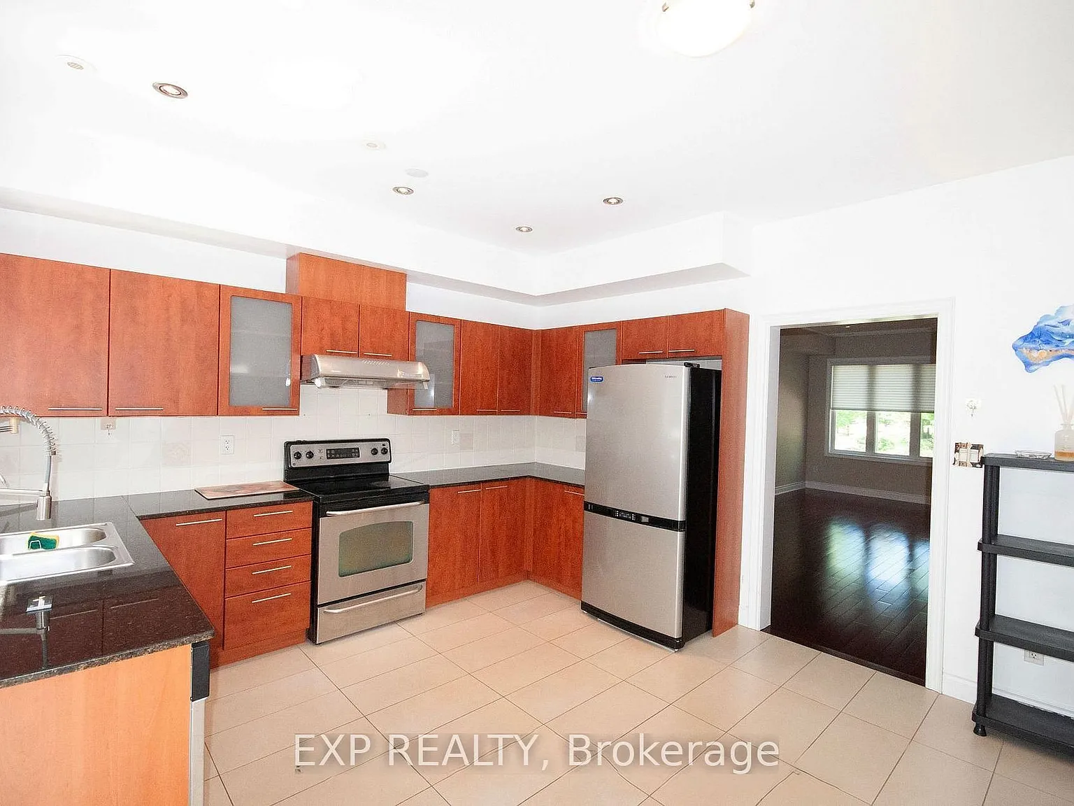 4 bed, $3,600 — Photo 2