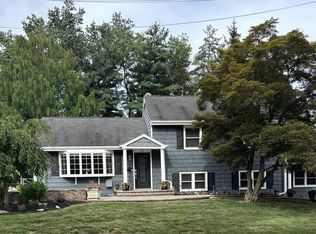 56 N Main St, Pennington, NJ 08534