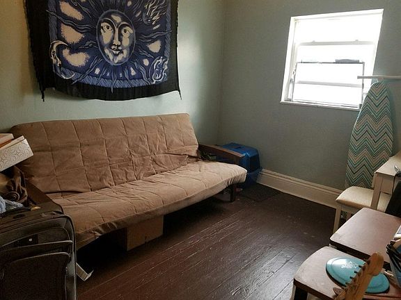 #2 bedroom or den 12x11
