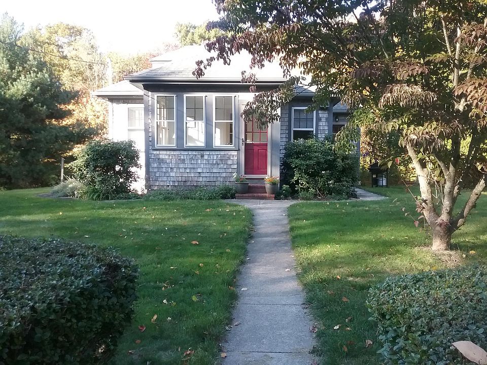 Well maintained house and yard.