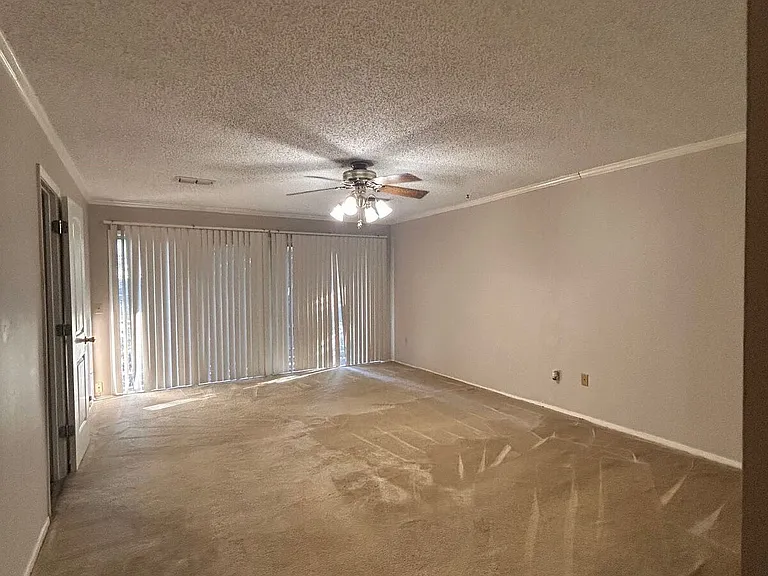 12 Red Oak Ln — Photo 3