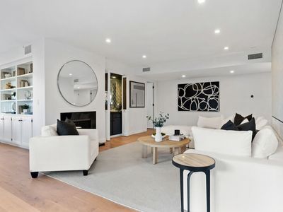 1277 S Beverly Glen Blvd APT 404, Los Angeles, CA, 90024