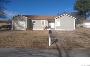 513 Spring Ave, Checotah, OK 74426