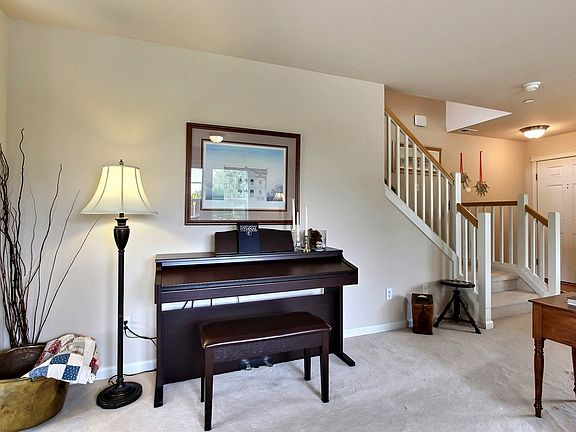 4th image of 1798 Jensen Ave