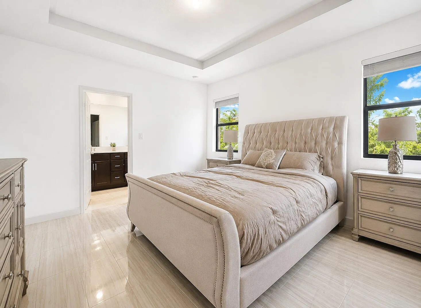 4 bed, 3.5 bath, 2086 sqft, $4,500 — Photo 4