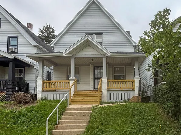 3142 N 15th STREET, Milwaukee, WI 53206