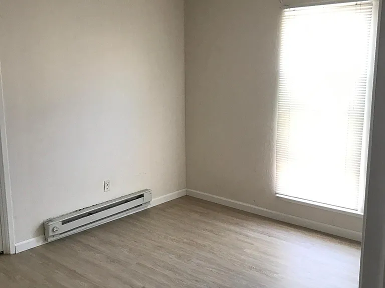 1528 Oxford St #5 — Photo 16