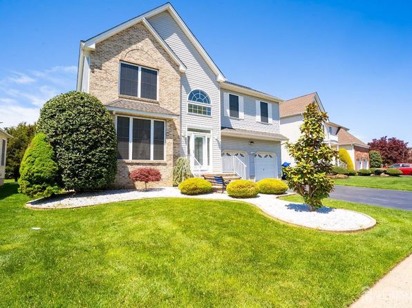 35 Timber Ridge Rd, North Brunswick, NJ 08902