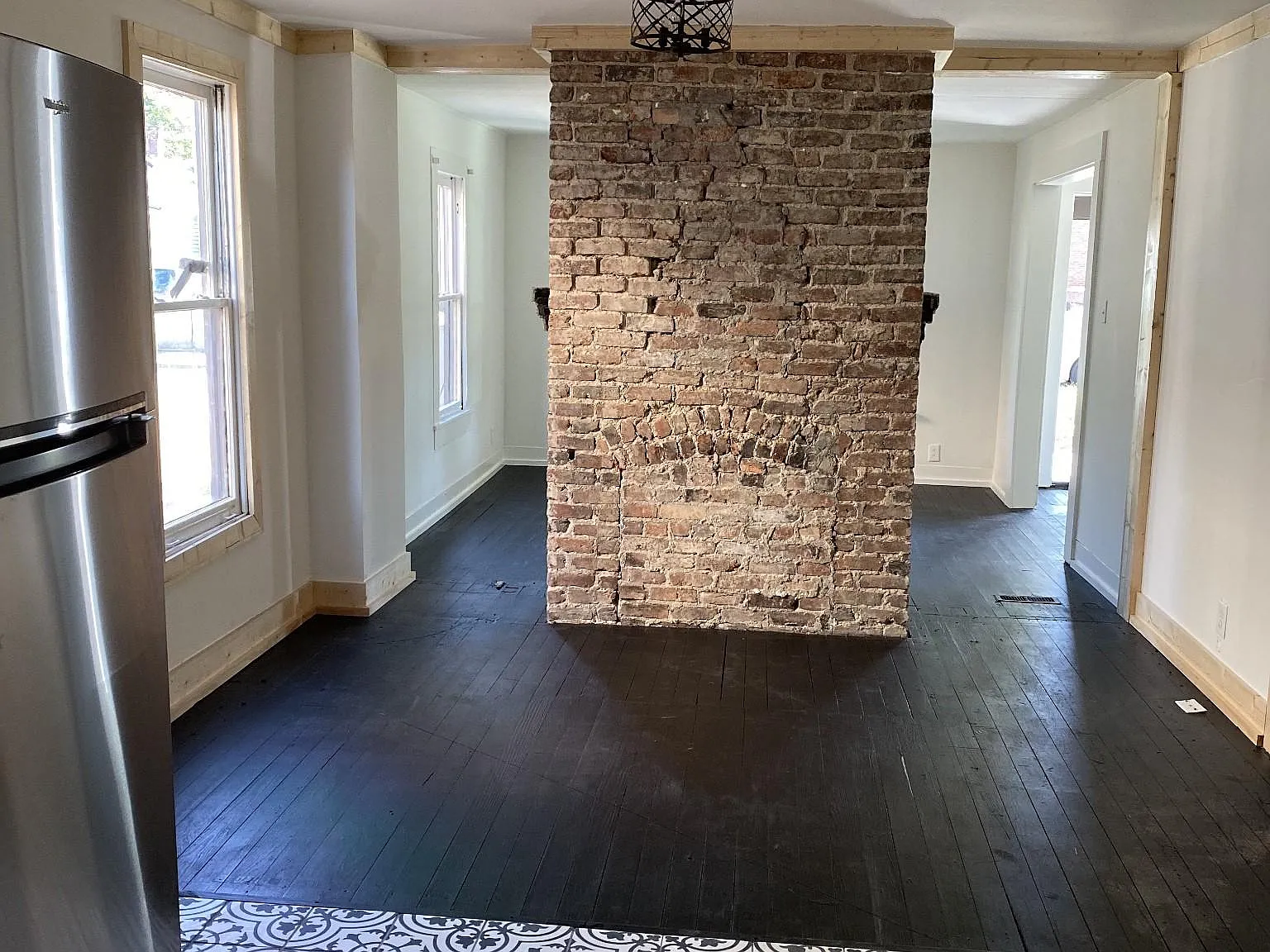 4 bed, 1800 sqft, $1,975 — Photo 3