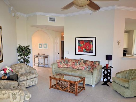 3rd image of 14121 Cambridge Dr APT 101