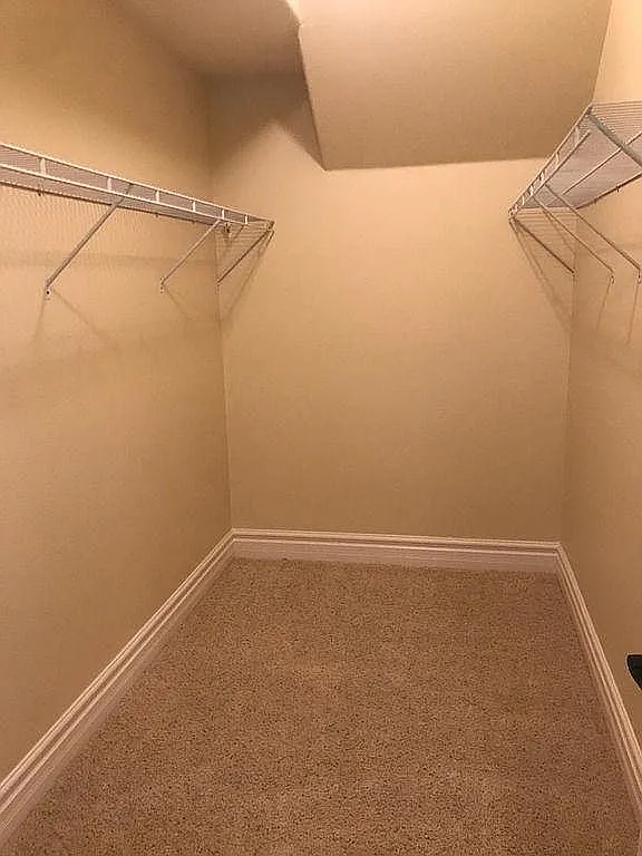 3 bed, 2.5 bath, 2067 sqft, $4,600 — Photo 2