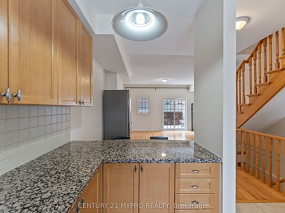3rd image of 175B Finch Ave E