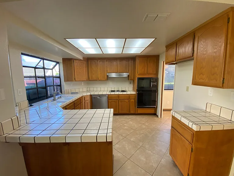 1817 Klamath River Dr — Photo 12