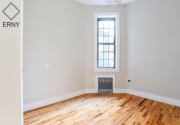 5th image of 1154 Gates Ave #3Q