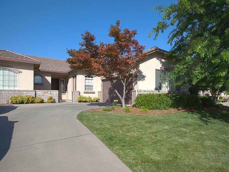 1st image of 3174 Stonehurst Dr