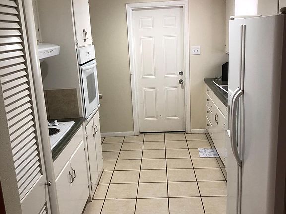 2nd image of 3310 W Shandon Ave