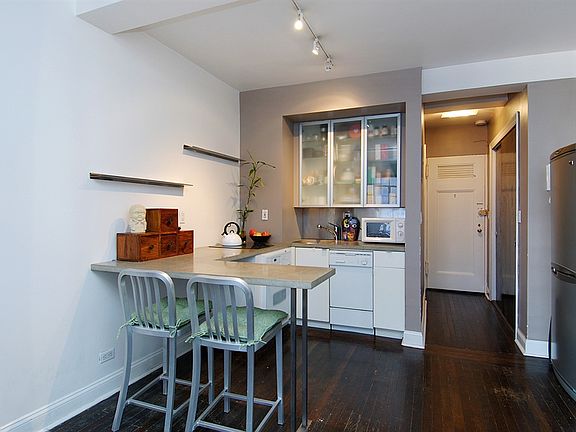 2nd image of 312 E 42nd St #704