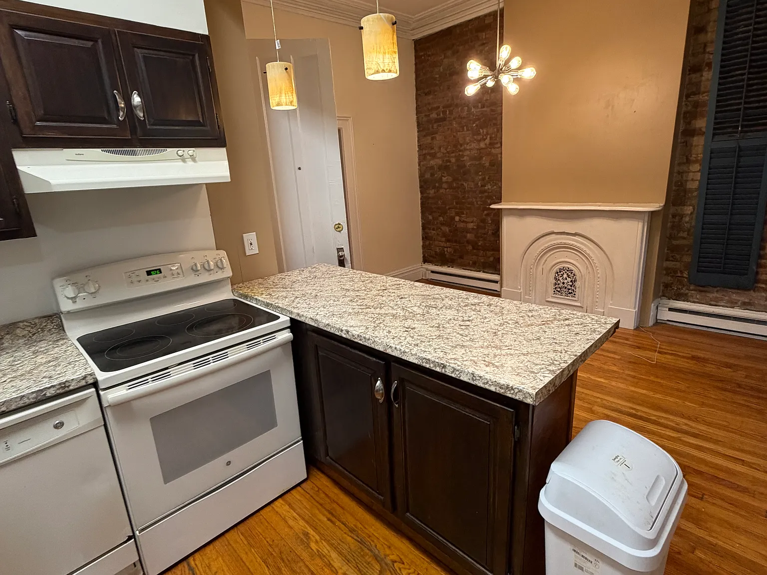 1 bed, $1,350 — Photo 2