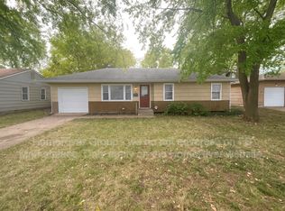 703 Zumwalt Ave, Grandview, MO 64030