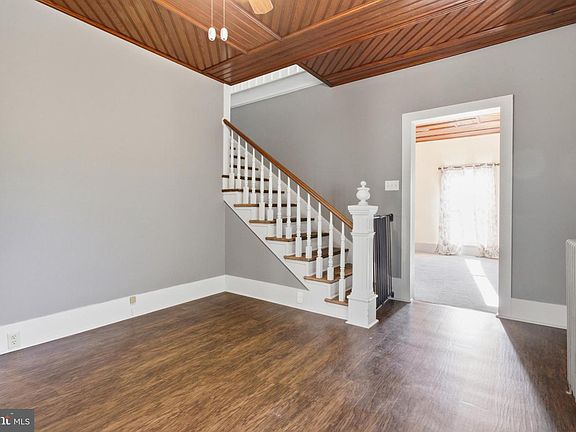 3rd image of 5962 Glen Hope Blvd