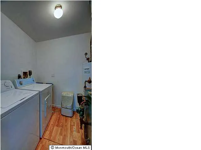 345 E Arverne Ave photo 1
