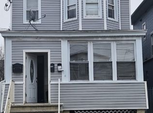 30 Augusta St, Irvington, NJ 07111