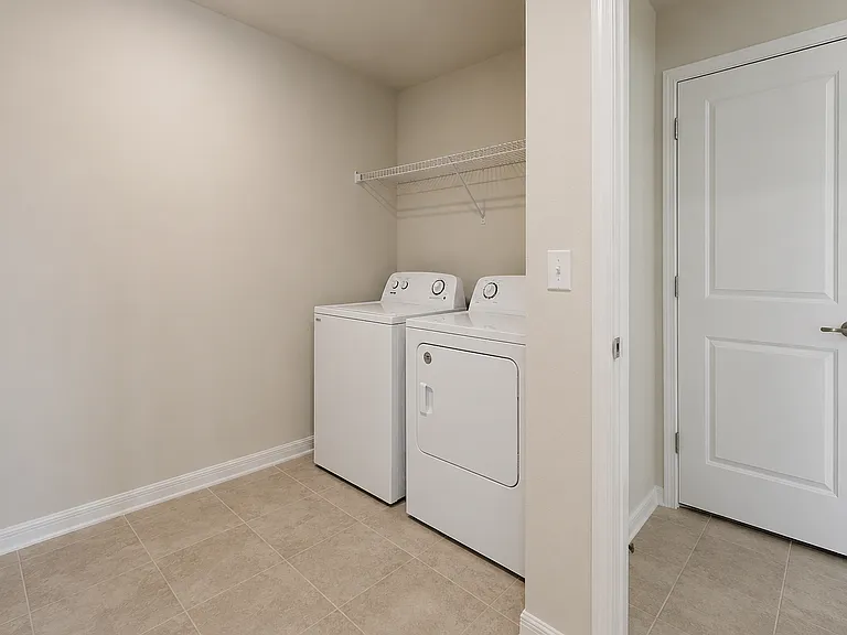 3916 N Maryland Ave — Photo 17