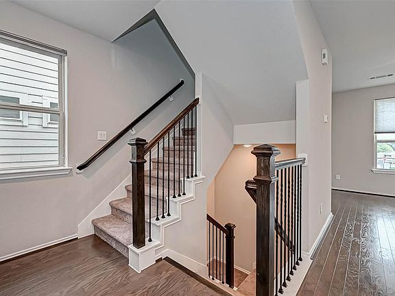 5th image of 3115 Roseland Terrace Ln