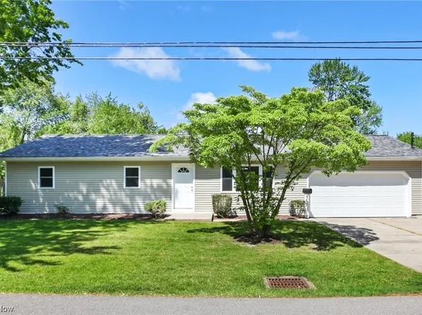 330 Henry St, Amherst, OH 44001