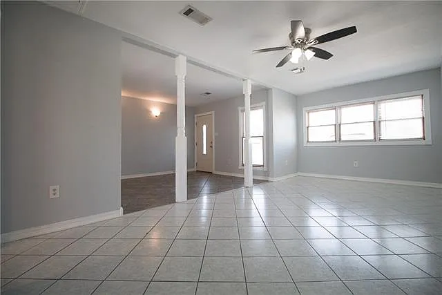 2836 Glenbrook Dr — Photo 2