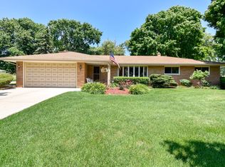 N79W15968 Longwood St, Menomonee Falls, WI 53051