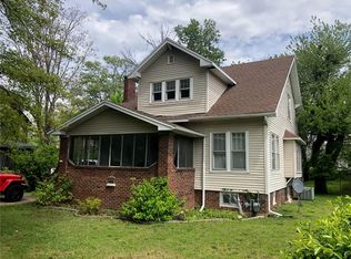 908 S 5th St, Effingham, IL 62401