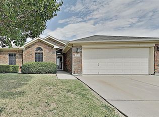 974 Cedar Ridge Ln, Burleson, TX 76028