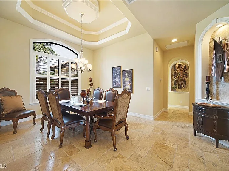 5415 SW 17th Ave — Photo 6