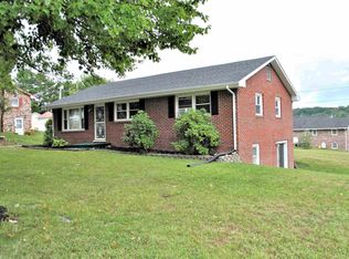 5740 Pifer Dr, Dublin, VA 24084