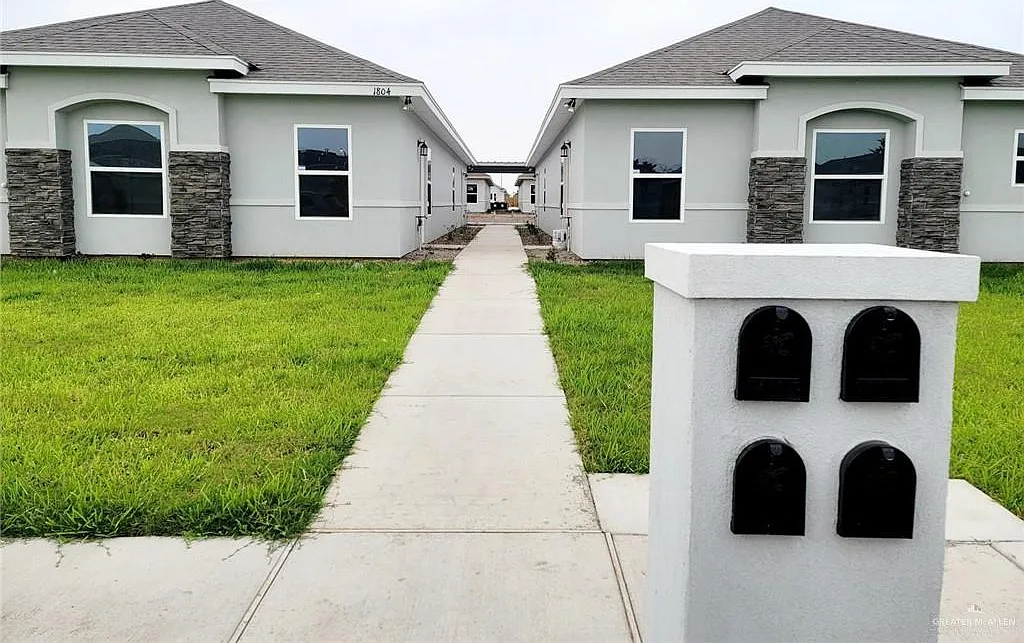2 bed, 2.0 bath, 938 sqft, $1,025 — Photo 1