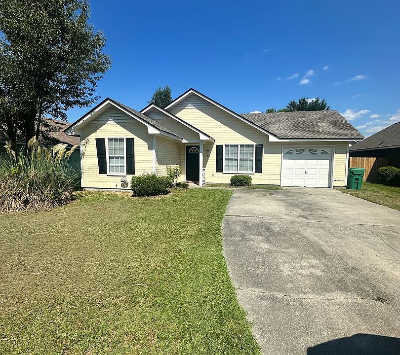 1st image of 340 Sawgrass Dr