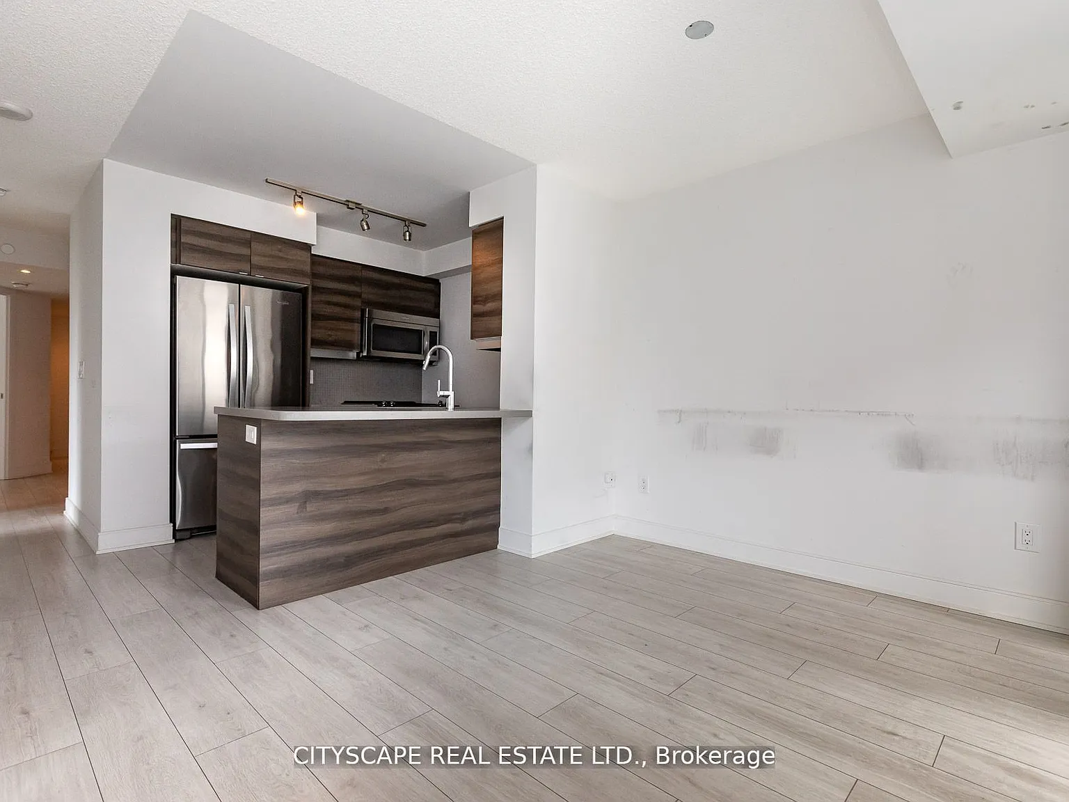 3 bed, $4,399 — Photo 3