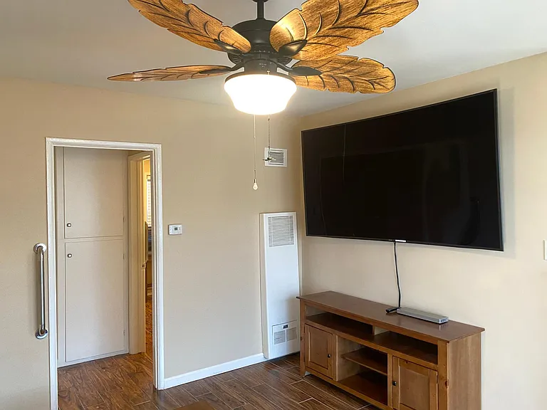 5506 W Adams Blvd #3 — Photo 2