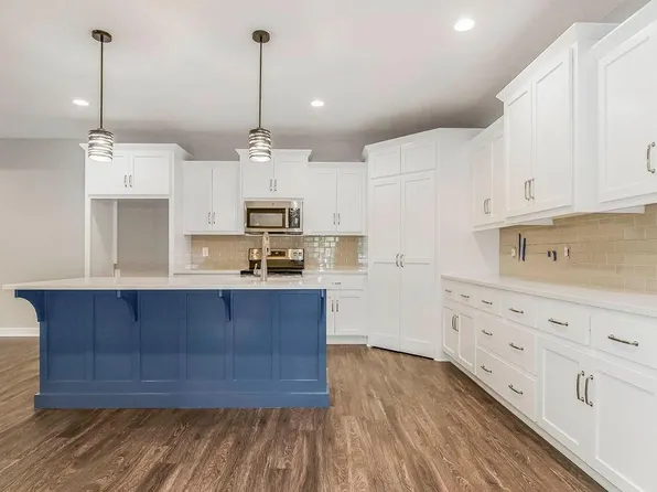 6156 Park St, Shawnee, KS 66216