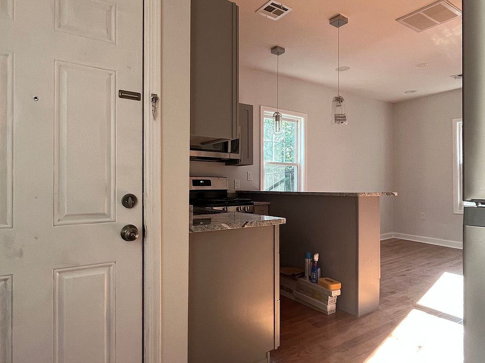 1st image of 4 Clifford St #2L