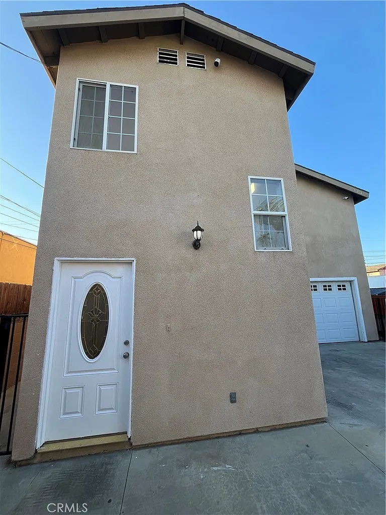 5 bed, 2447 sqft, $3,975 — Photo 1