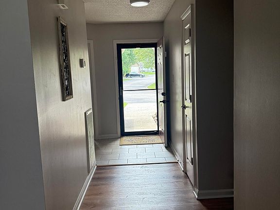 3rd image of 8658 Denmark St