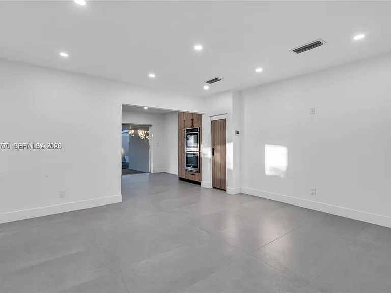 730 NW 77th Way — Photo 3