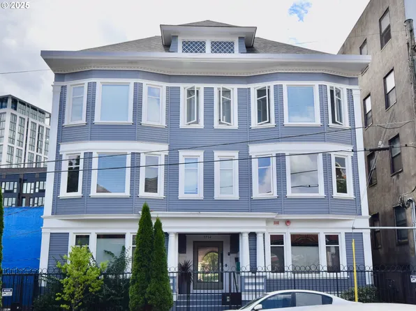 1714 NW Couch St APT 12, Portland, OR 97209