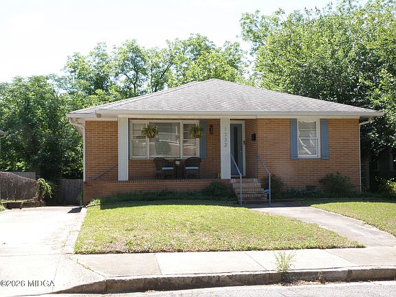 2nd image of 1332 Jackson St