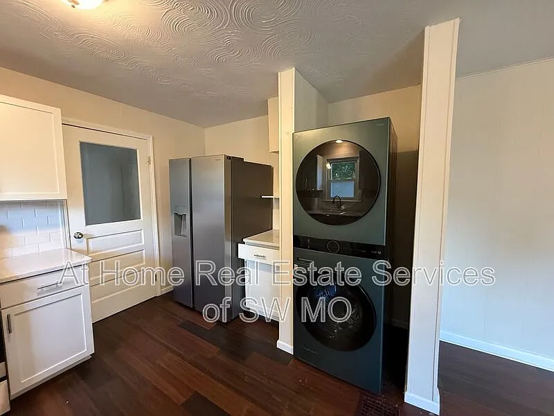 2 bed, 1.5 bath, $1,530 — Photo 4