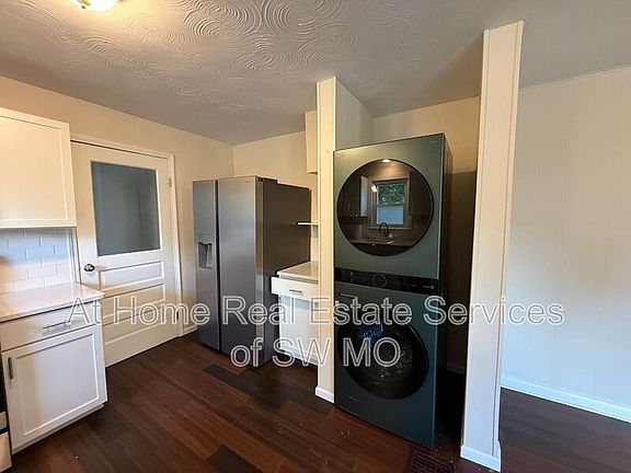 4th image of 1627 E Cairo St