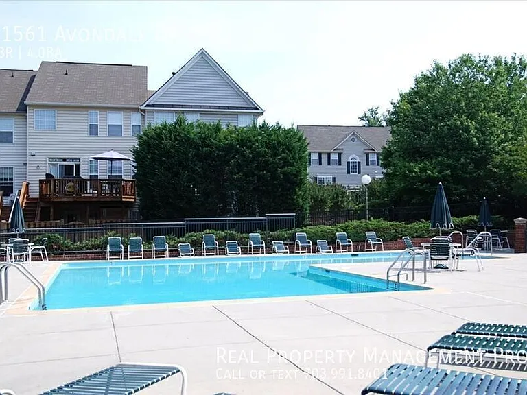 11561 Avondale Dr — Photo 35