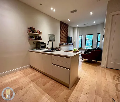 Rented by Brooklyn Rentals NYC | media 22